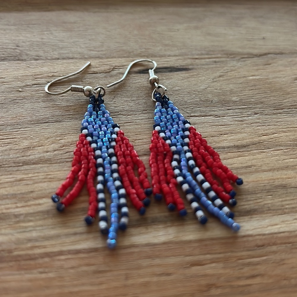 Handmade beaded earrings - Picture 2 of 3